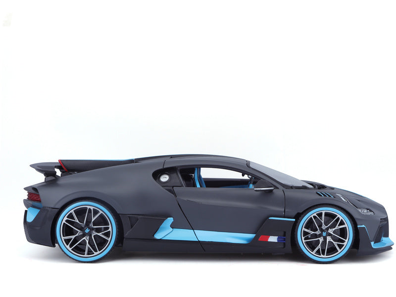 Bburago Bugatti Divo 1:18 stříbrná