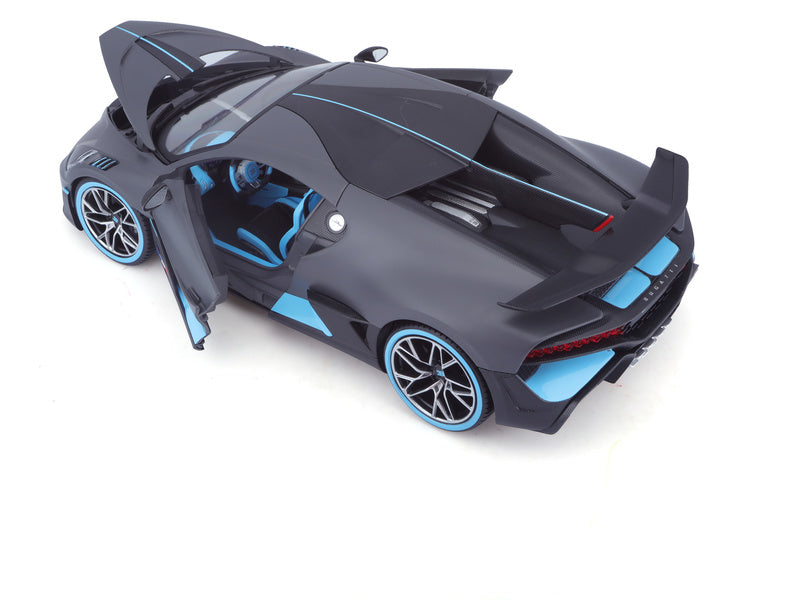 Bburago Bugatti Divo 1:18 stříbrná