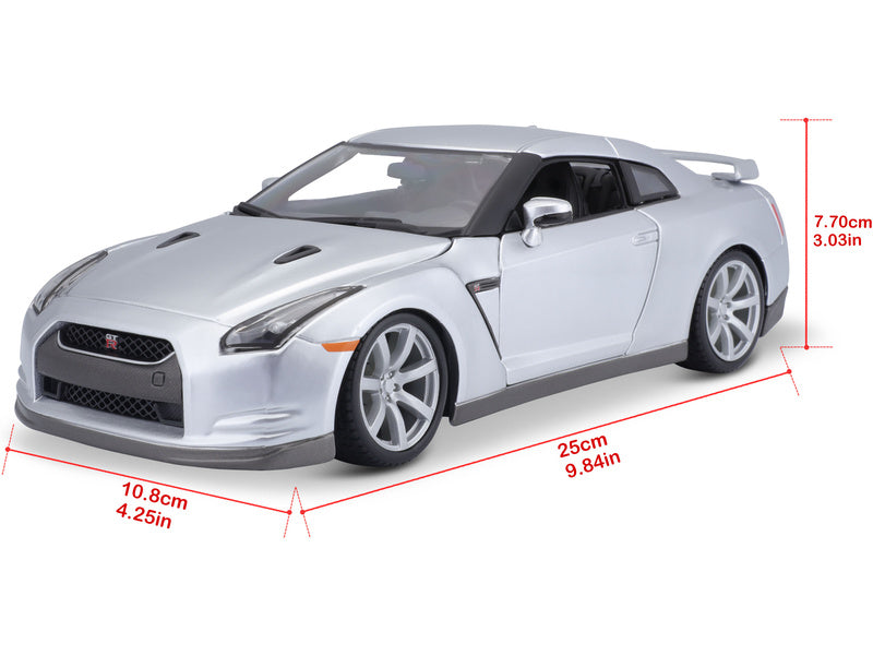 Bburago Nissan GT-R 2009 1:18 stříbrná