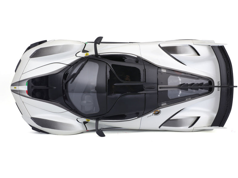 Bburago Ferrari FXX-K EVO No.70 1:18 bílá/černá