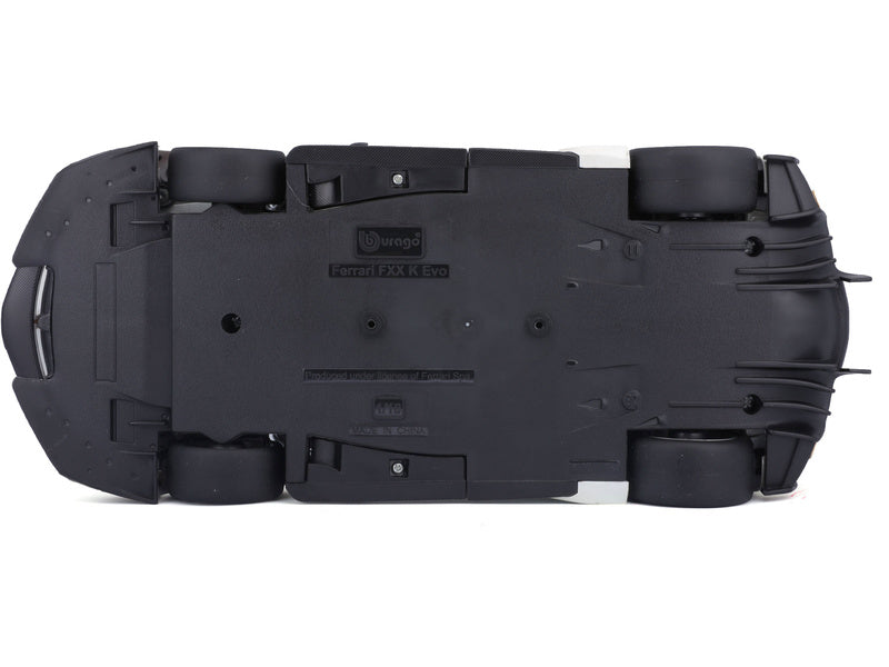 Bburago Ferrari FXX-K EVO No.70 1:18 bílá/černá