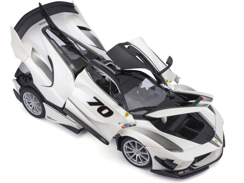 Bburago Ferrari FXX-K EVO No.70 1:18 bílá/černá