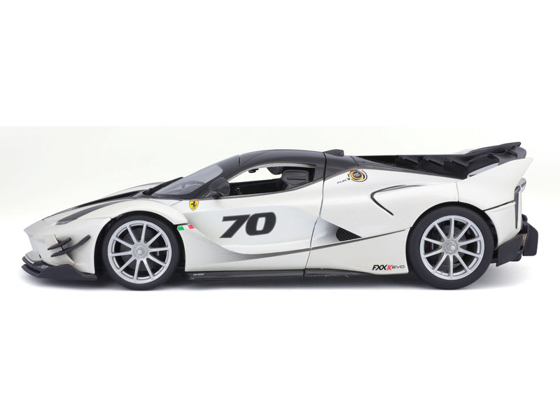 Bburago Ferrari FXX-K EVO No.70 1:18 bílá/černá