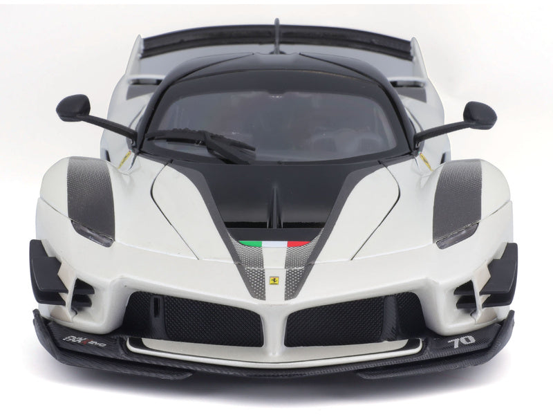 Bburago Ferrari FXX-K EVO No.70 1:18 bílá/černá
