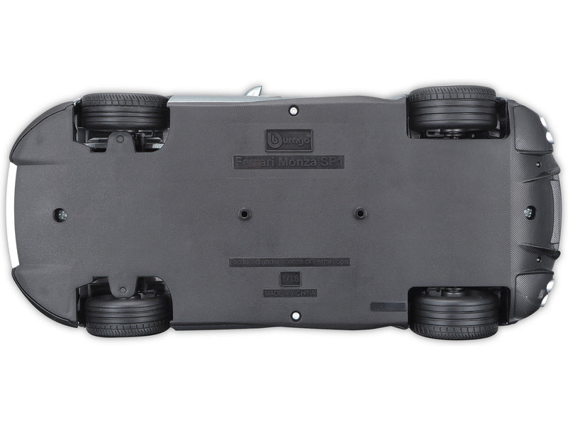 Bburago Ferrari Monza SP1 1:18 stříbrná metalíza