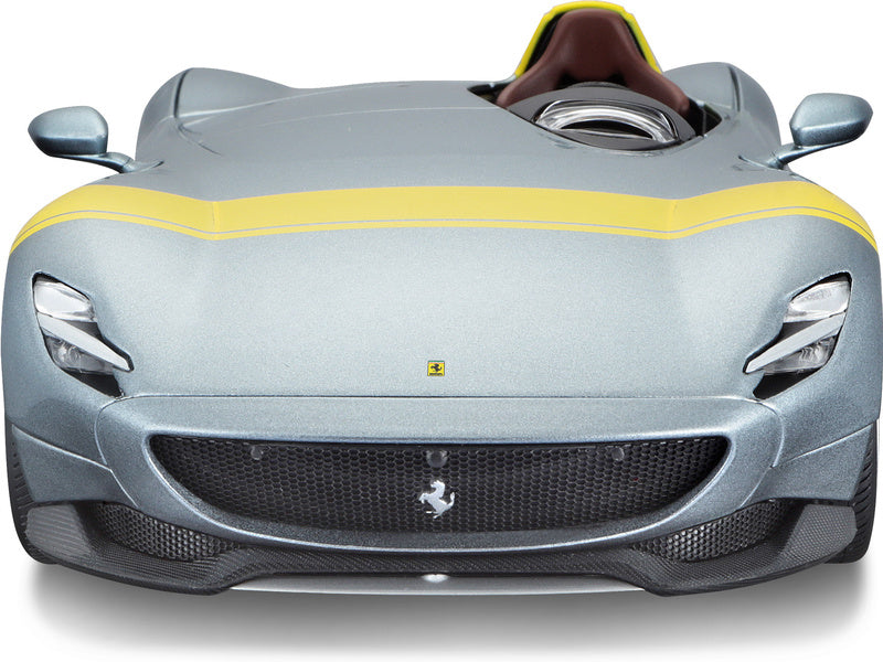Bburago Ferrari Monza SP1 1:18 stříbrná metalíza
