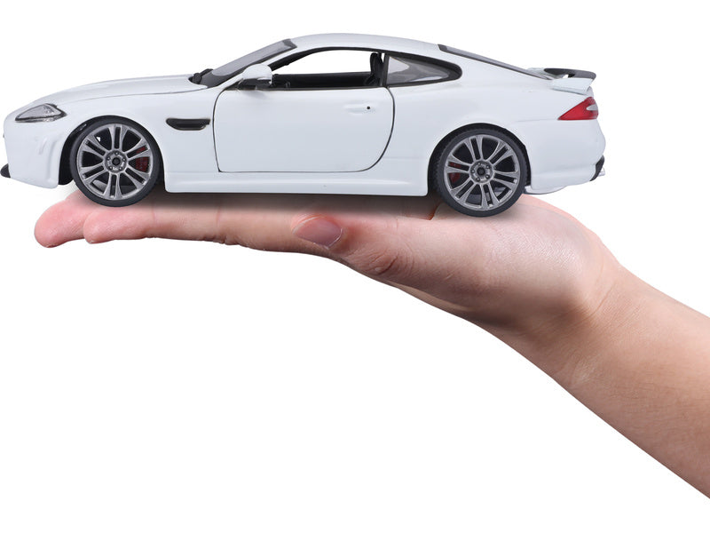 Bburago Plus Jaguar XKR-S 1:24 bílá