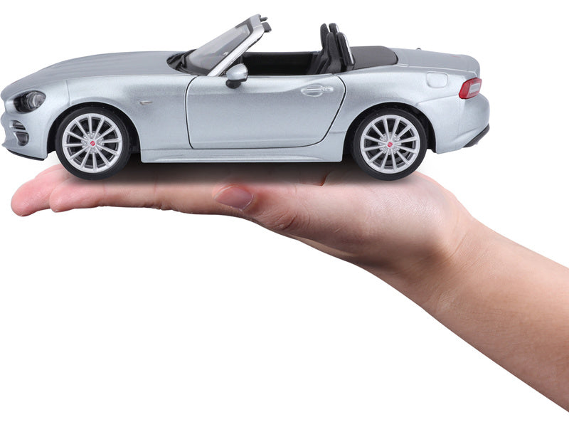 Bburago Plus Fiat 124 Spider 1:24 stříbrná metalíza