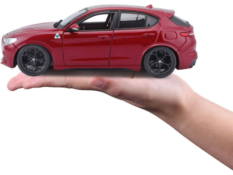 Bburago Alfa Romeo Stelvio 1:24 červená