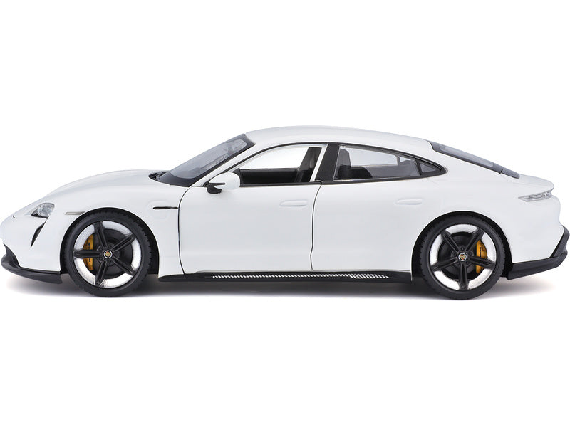 Bburago Porsche Taycan Turbo S 2019 Carrara 1:24 bílá