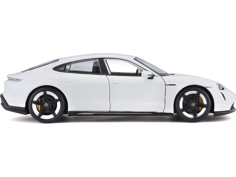 Bburago Porsche Taycan Turbo S 2019 Carrara 1:24 bílá