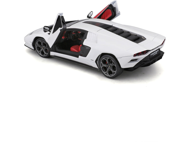 Bburago Lamborghini Countach LPI 800-4 1:24 bílá
