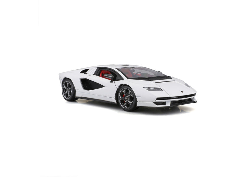 Bburago Lamborghini Countach LPI 800-4 1:24 bílá