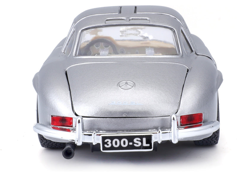 Bburago Mercedes-Benz 300 SL 1954 1:24 stříbrná