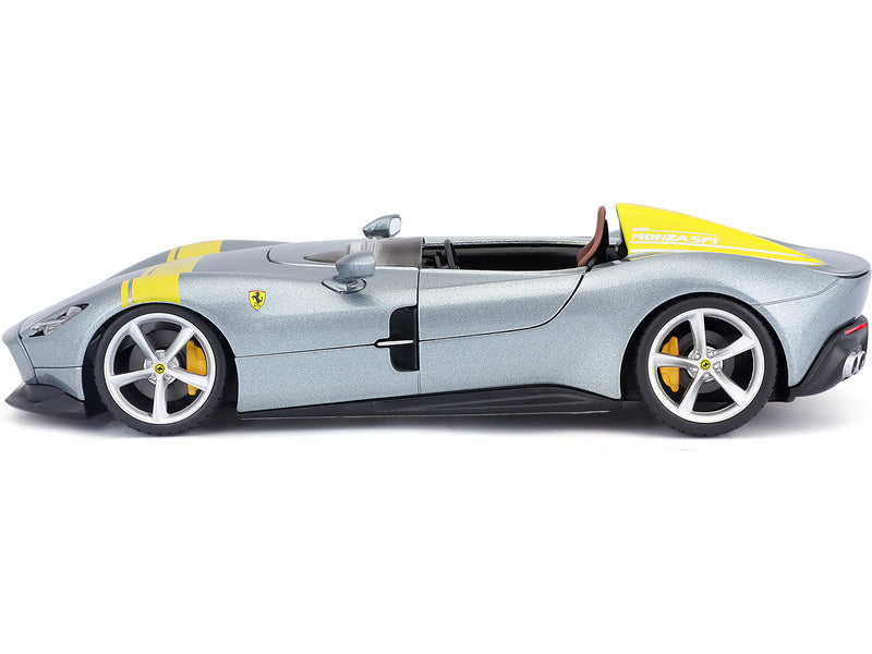 Bburago Ferrari Monza SP1 1:24 stříbrná