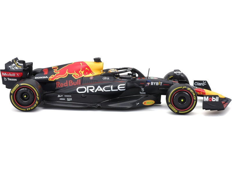 Bburago Oracle Red Bull Racing RB18 1:24 #1 Verstappen