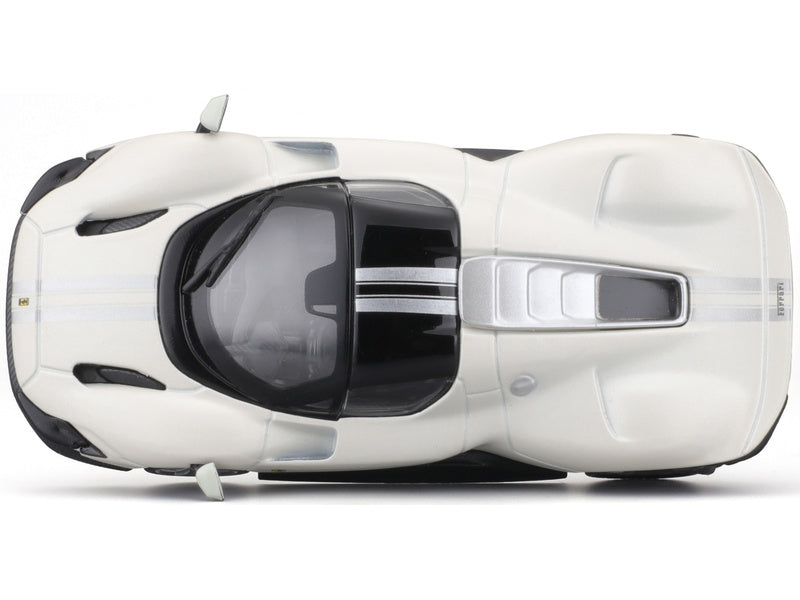 Bburago Signature Ferrari Daytona SP3 1:43 bílá