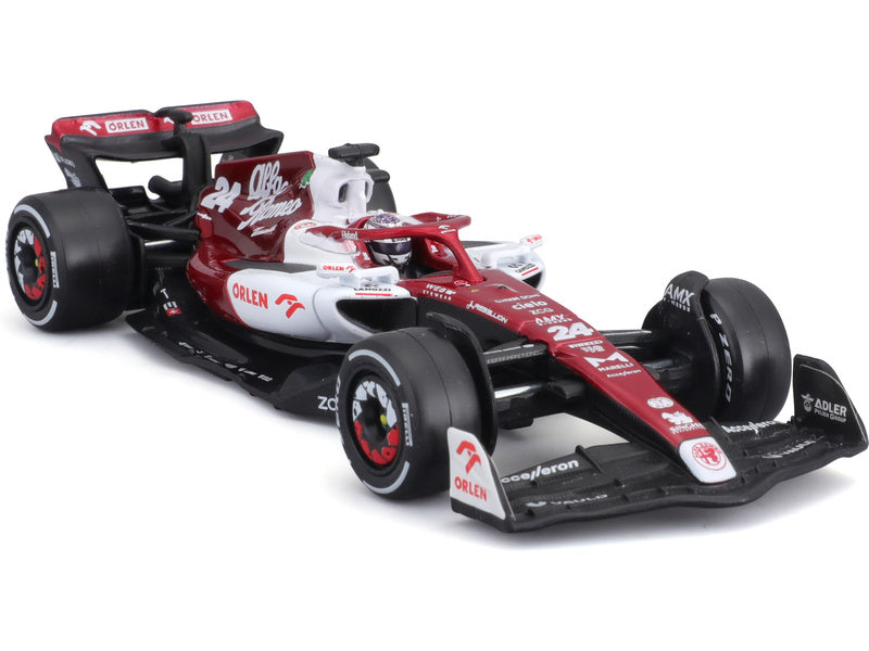 Bburago Signature Alfa Romeo Orlen C42 1:43 #24 Zhou Guanyu