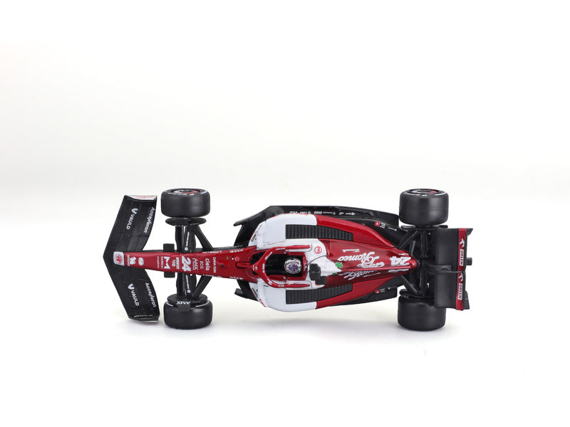 Bburago Signature Alfa Romeo Orlen C42 1:43 #24 Zhou Guanyu