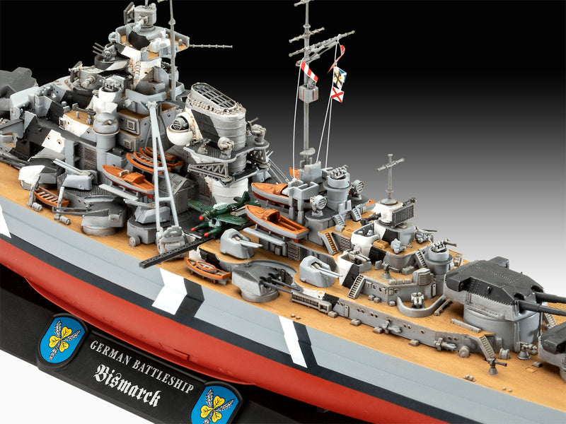 Revell The Legendary Bismarck (1:700 + 1:1200) (giftset)