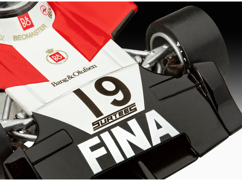 Revell Surtees TS16/03 (1:32)