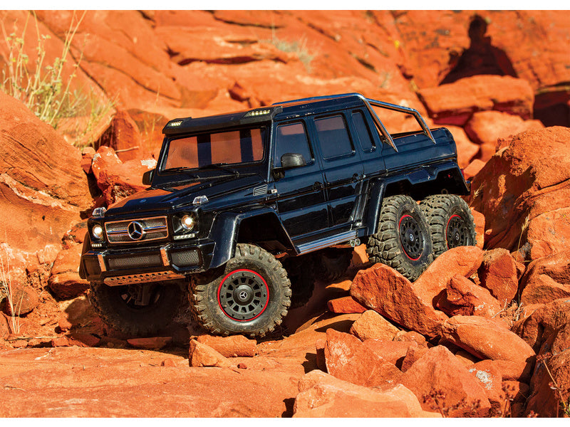 Traxxas TRX-6 Mercedes G 63 6x6 1:10 RTR černý