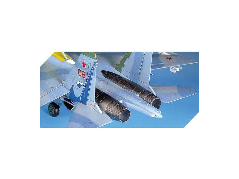 Academy Suchoj Su-27 Flaker B (1:48)