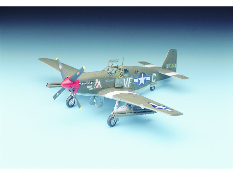 Academy North American P-51B (1:72)