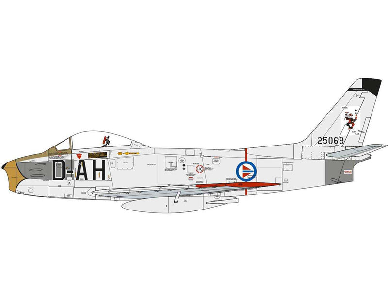 Airfix North American F-86F-40 Sabre (1:48)