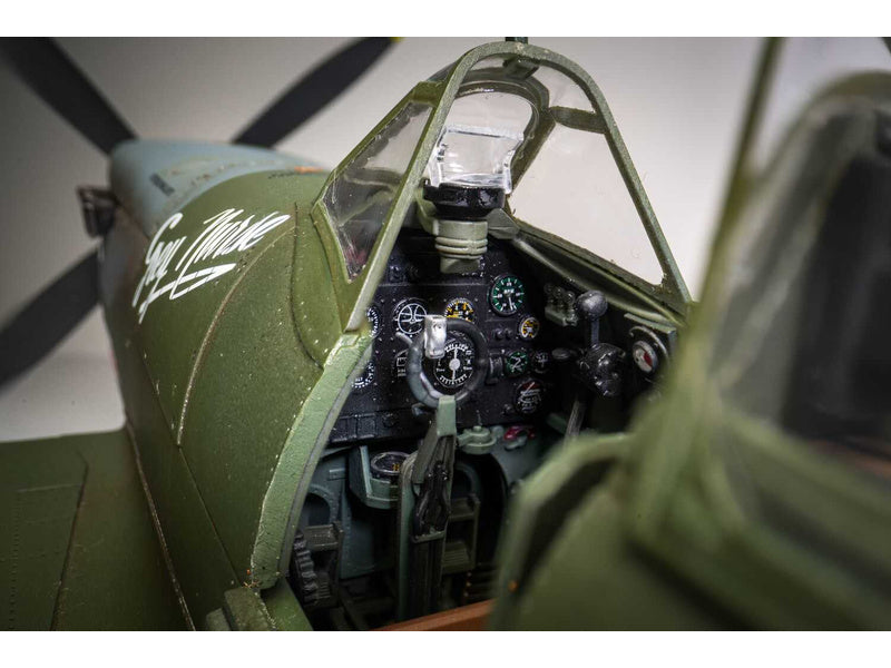 Airfix Supermarine Spitfire Mk.VIII (1:24)