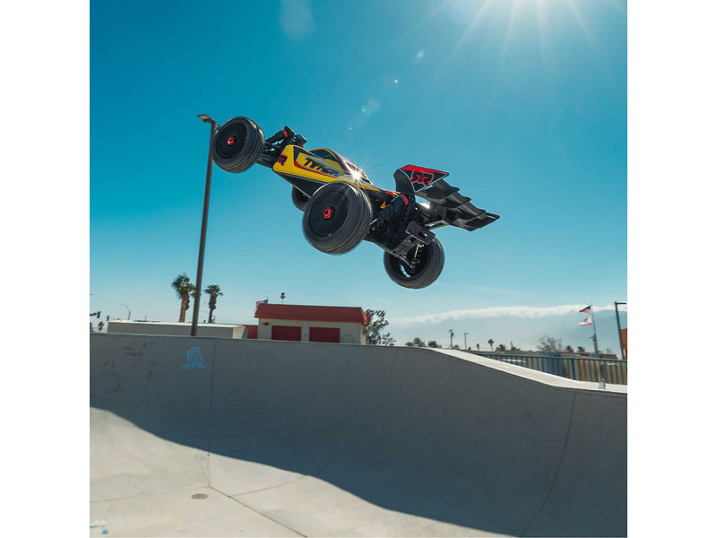 Arrma Typhon Mega 665 1:8 4WD RTR žlutá