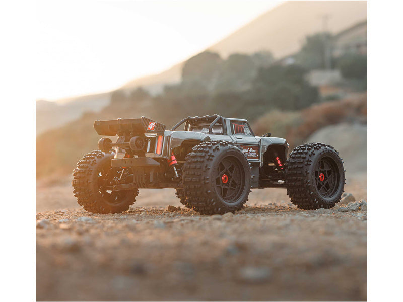 Arrma Outcast 4S V2 BLX 1:10 4WD RTR ocelová