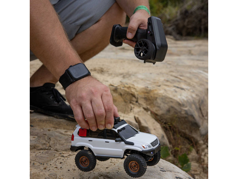 Axial SCX24 Lexus GX 470 1:24 4WD RTR stříbrný