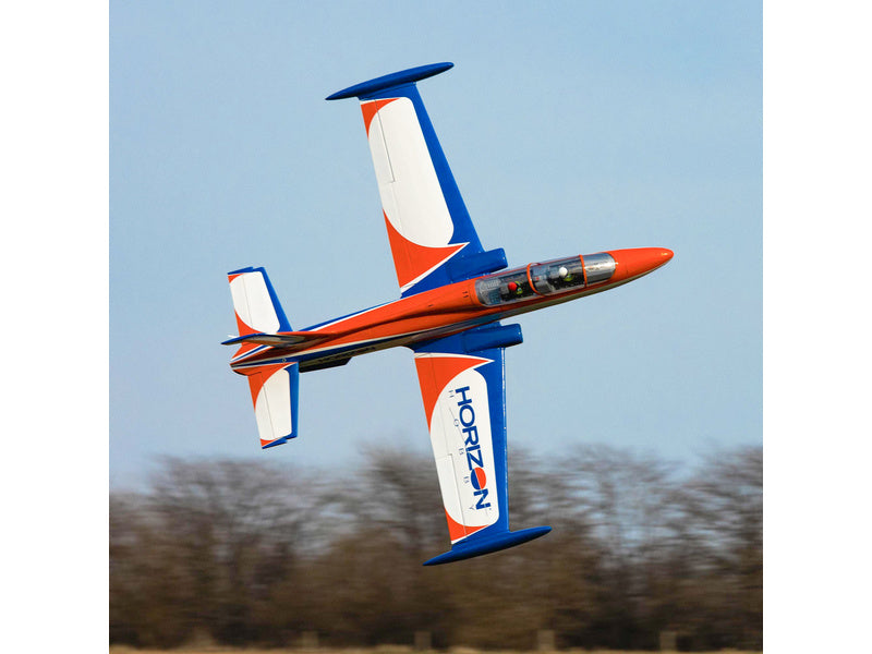 Hangar 9 Aermacchi MB-339 2.1m ARF, zatahovací podvozek