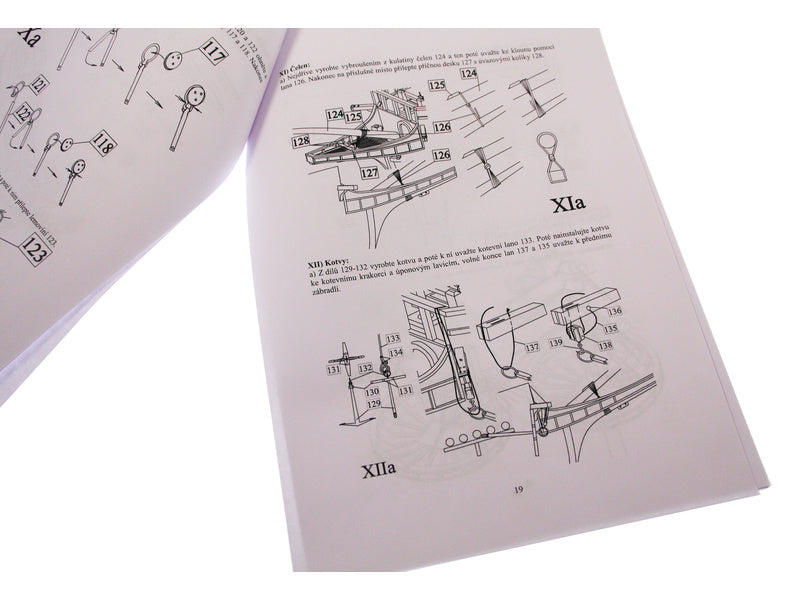 Dušek Golden Hind 1577 1:72 kit