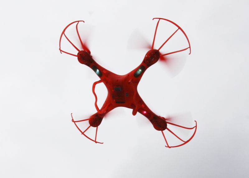 NINCOAIR Quadrone Spike 2.4GHz RTF