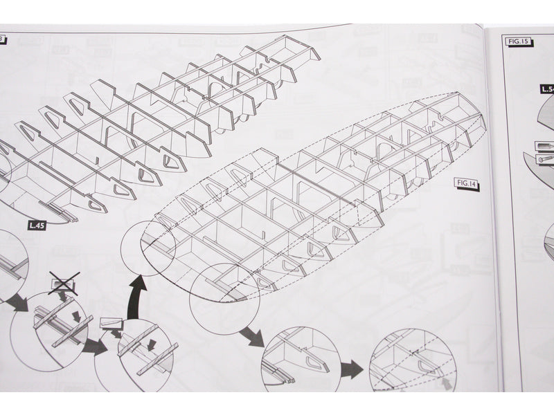AMATI Arno XI Ferrari závodní člun 1:8 kit