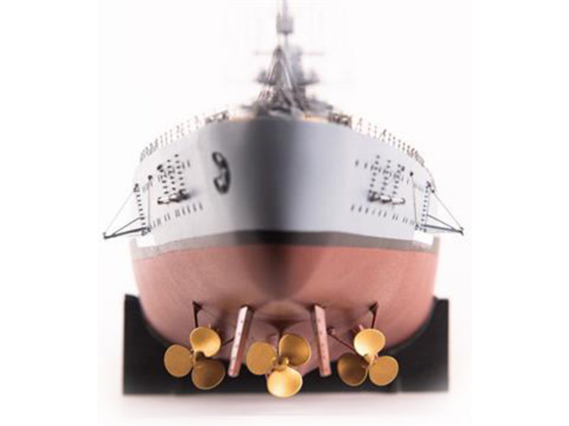 AMATI Bismarck 1939 1:200 kit