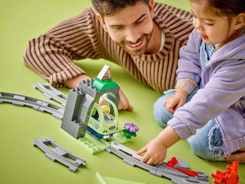 LEGO DUPLO - Železniční tunel a koleje – rozšiřující sada