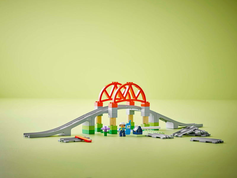 LEGO DUPLO - Železniční most a koleje – rozšiřující sada