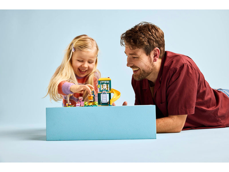 LEGO Bluey - Bluey, Chloe a zábava na hřišti