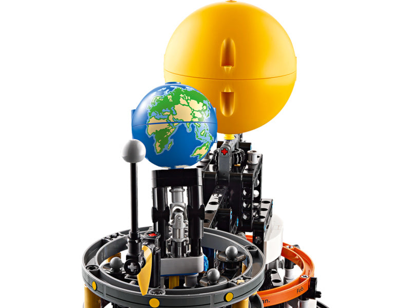 LEGO Technic - Planeta Země a Měsíc na oběžné dráze