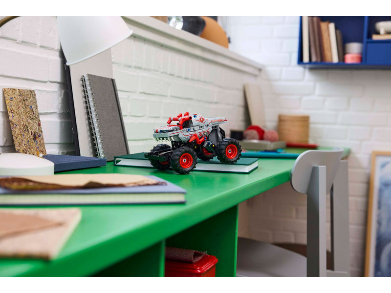 LEGO Technic - Monster Jam ThunderROARus s natahovacím motorem
