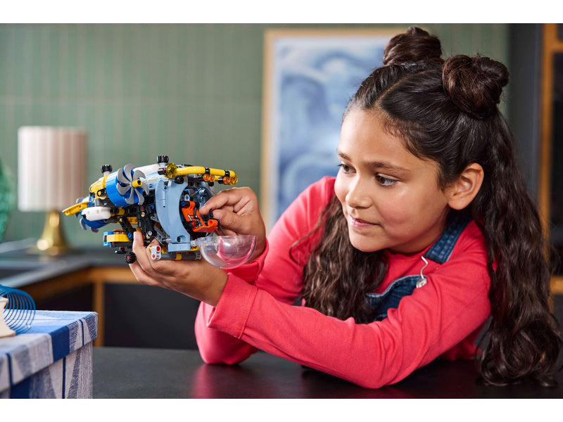 LEGO Technic - Hlubinná výzkumná ponorka