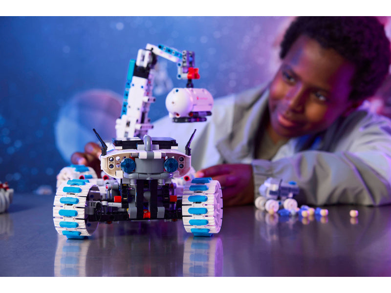 LEGO Technic - Lunární rover Lunar Outpost™