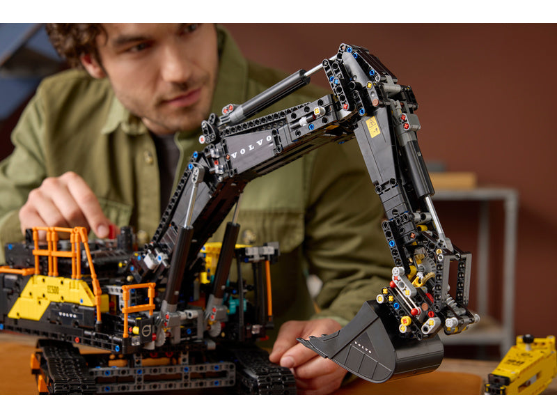LEGO Technic - Bagr Volvo EC500 Hybrid