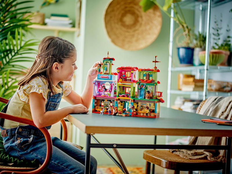 LEGO Disney - Kouzelný dům Madrigalových