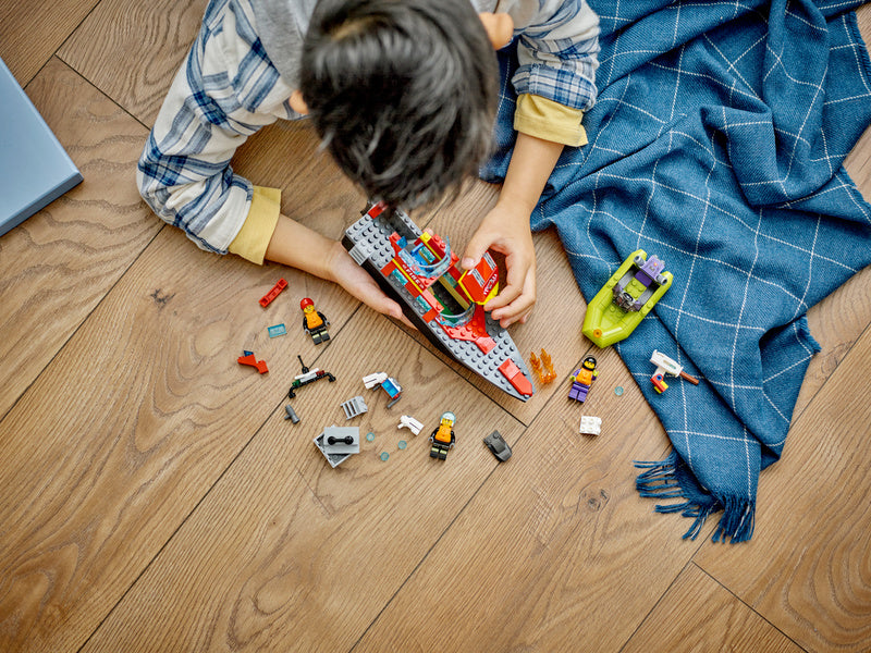 LEGO City - Hasičská záchranná loď a člun