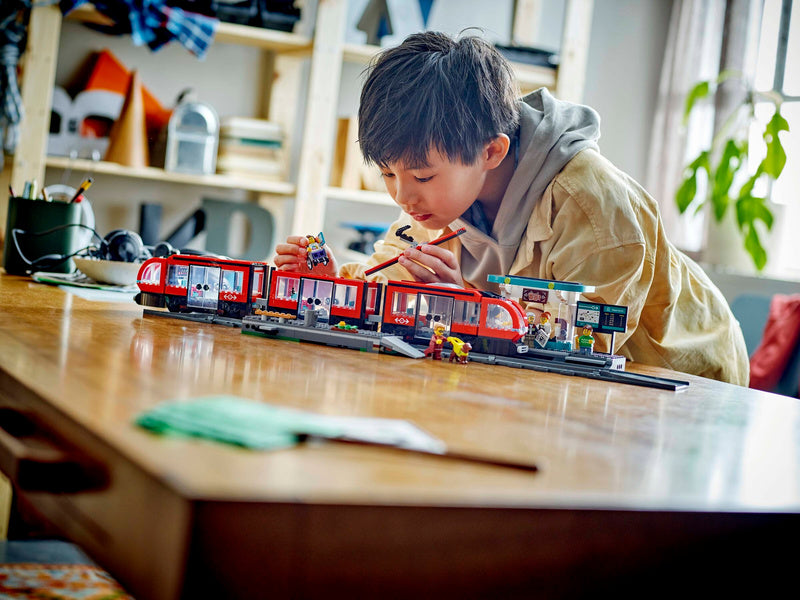 LEGO City - Tramvaj a zastávka v centru města