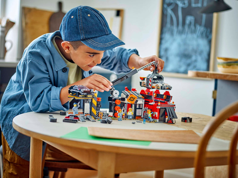LEGO City - Vrakoviště s auty